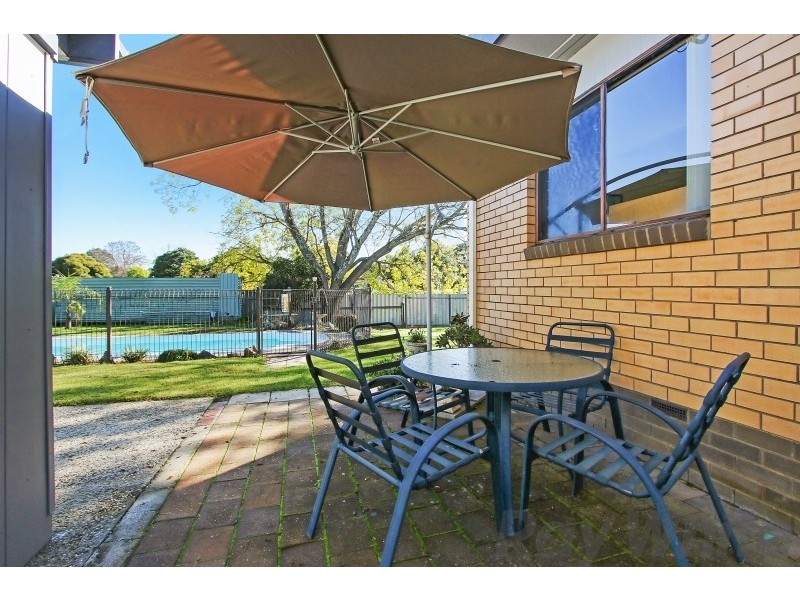 405 Dale Crescent, Lavington NSW 2641