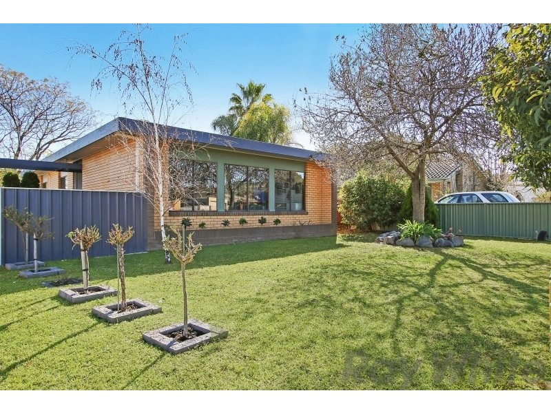 405 Dale Crescent, Lavington NSW 2641