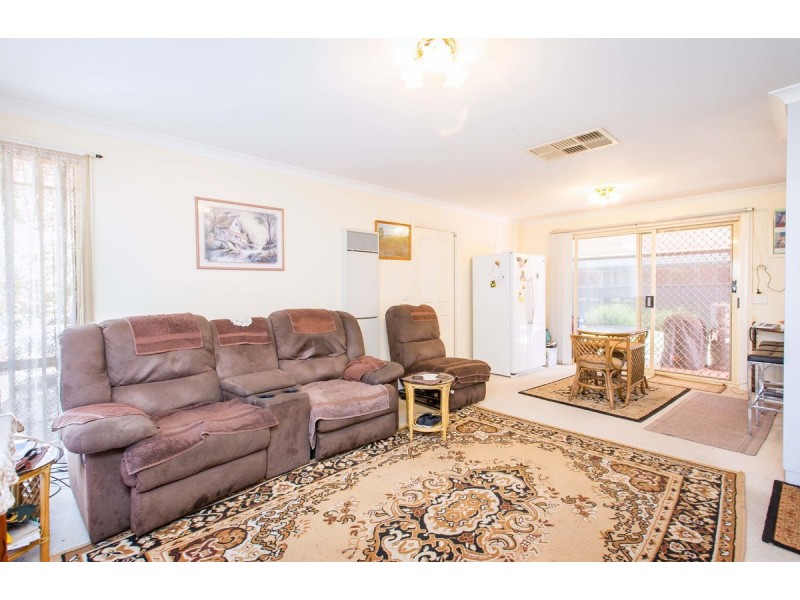 1/10 Rachel Court, Lavington NSW 2641