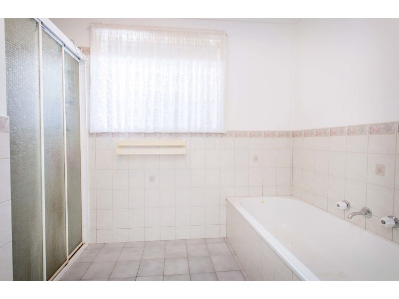 1/10 Rachel Court, Lavington NSW 2641