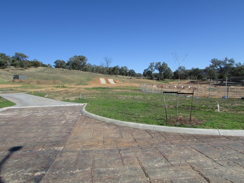 12 Lexington Place, Hamilton Valley NSW 2641