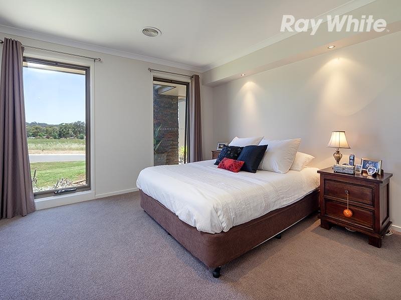 7 Lawson Circuit, Lavington NSW 2641