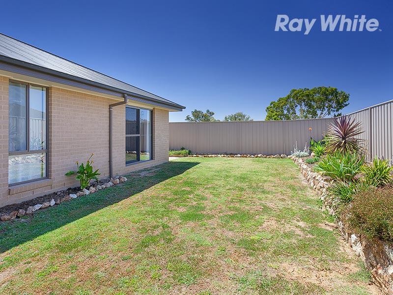 7 Lawson Circuit, Lavington NSW 2641