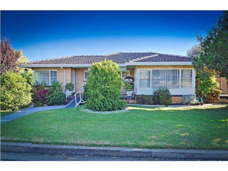368 Eden Street, Lavington NSW 2641