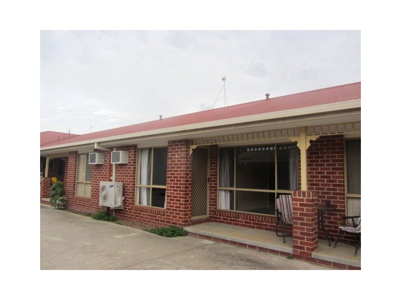 4/3 Amalfi Drive, Lavington NSW 2641