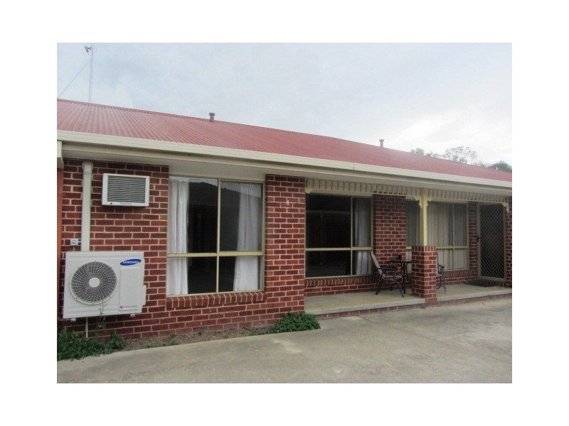 4/3 Amalfi Drive, Lavington NSW 2641