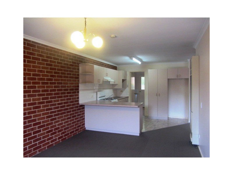 4/3 Amalfi Drive, Lavington NSW 2641