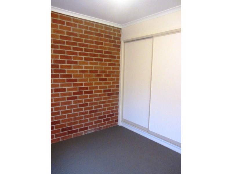 4/3 Amalfi Drive, Lavington NSW 2641