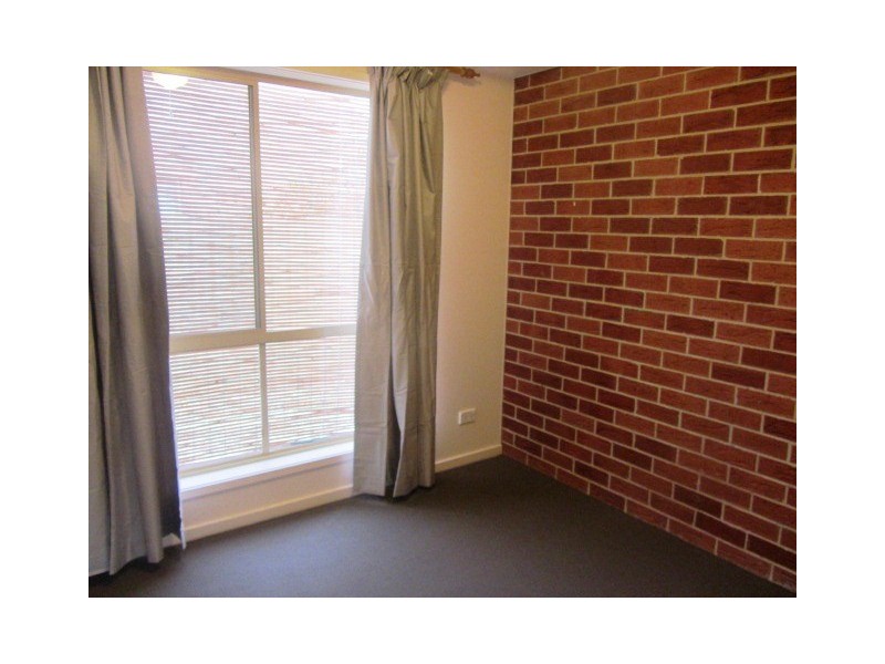 4/3 Amalfi Drive, Lavington NSW 2641