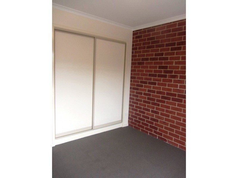 4/3 Amalfi Drive, Lavington NSW 2641