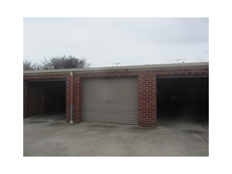 4/3 Amalfi Drive, Lavington NSW 2641