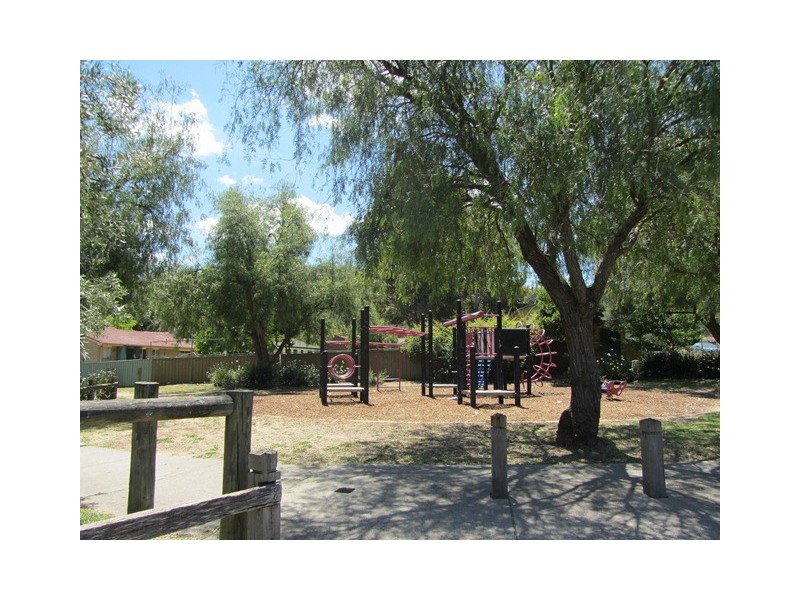 13 Mulga Place, West Albury NSW 2640