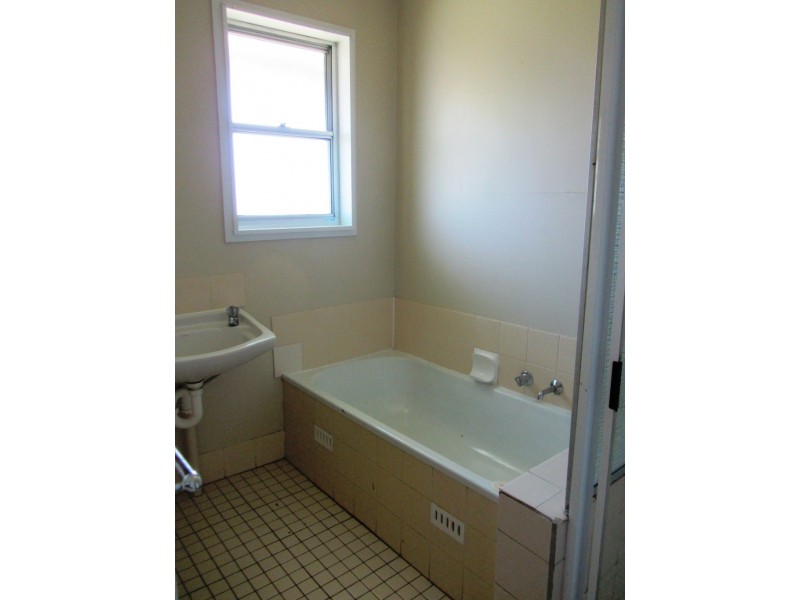 13 Mulga Place, West Albury NSW 2640