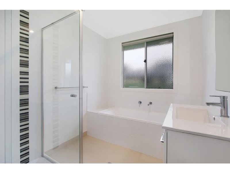 11 Macarthur Street, Hamilton Valley NSW 2641