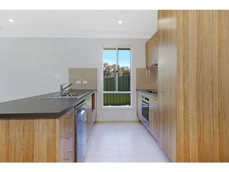 11 Macarthur Street, Hamilton Valley NSW 2641