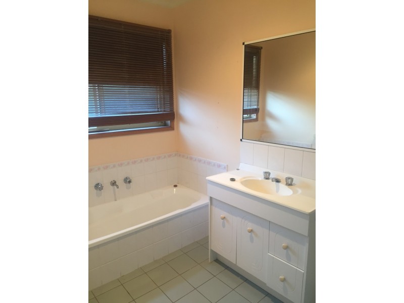 1/116 Benyon Street, East Albury NSW 2640