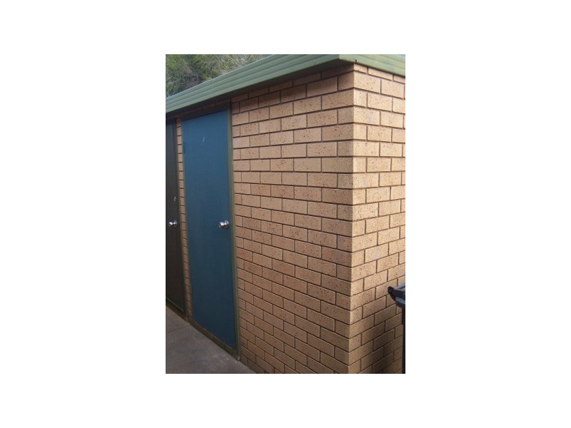 2/623 Prune Street, Lavington NSW 2641