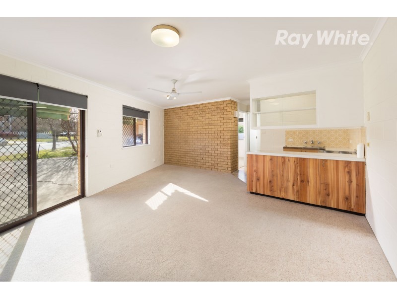 4/401 Griffith Road, Lavington NSW 2641