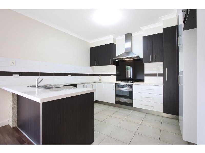 2/379 Urana Road, Lavington NSW 2641