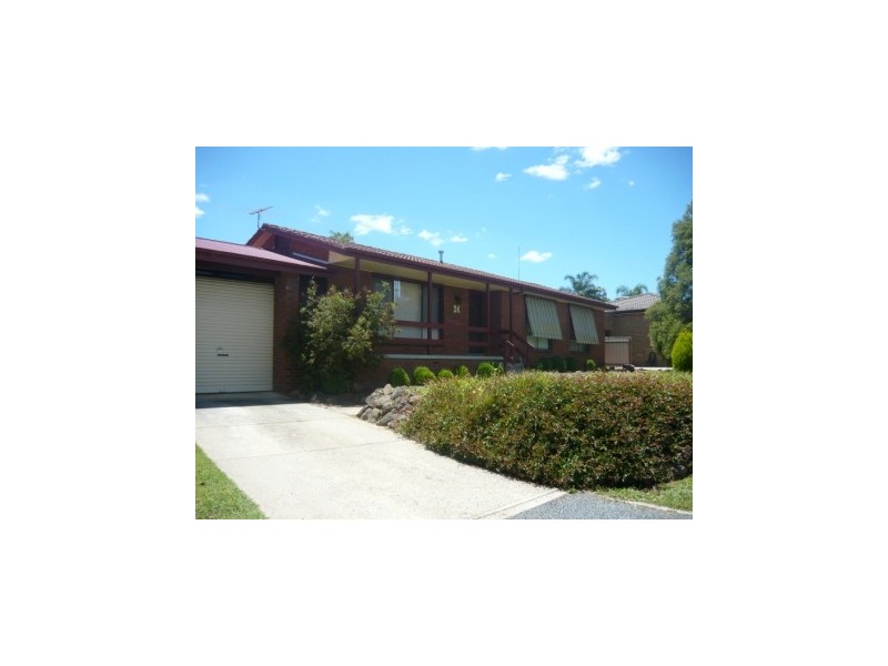 24 Yellow Gum Way, Thurgoona NSW 2640