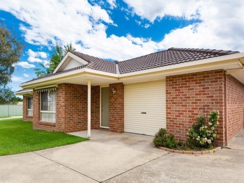 1/19 Saville Avenue, Lavington NSW 2641