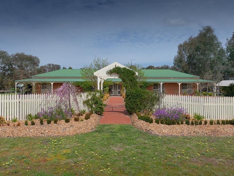 10 Kimball Court, Thurgoona NSW 2640