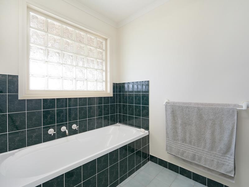 10 Kimball Court, Thurgoona NSW 2640