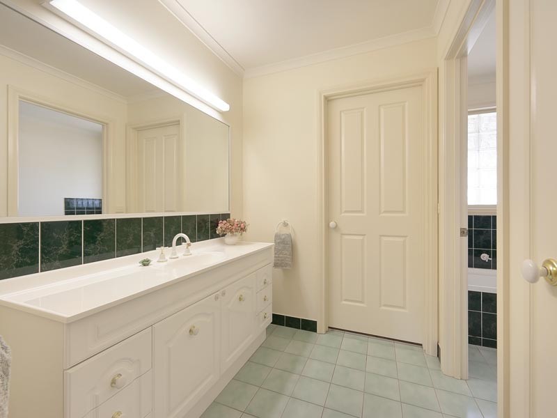 10 Kimball Court, Thurgoona NSW 2640