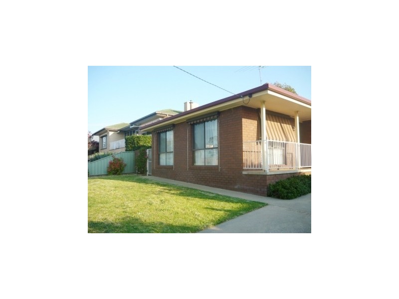 1/275 Vickers Rd, Lavington NSW 2641