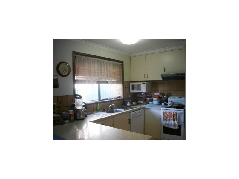 1/275 Vickers Rd, Lavington NSW 2641