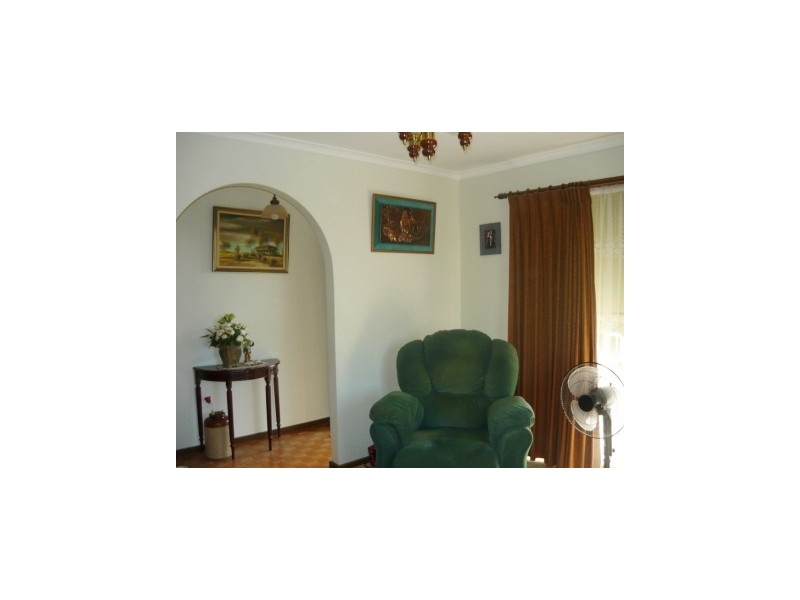 1/275 Vickers Rd, Lavington NSW 2641