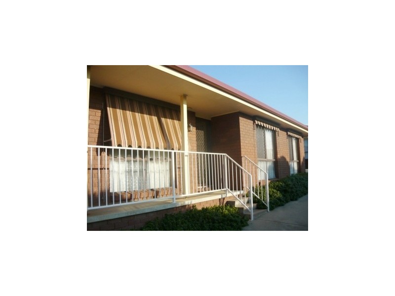 1/275 Vickers Rd, Lavington NSW 2641
