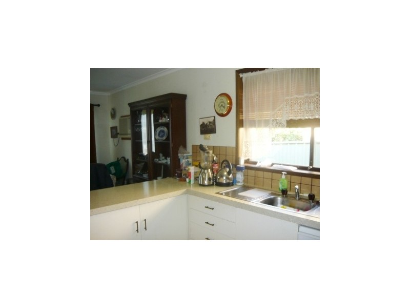 1/275 Vickers Rd, Lavington NSW 2641