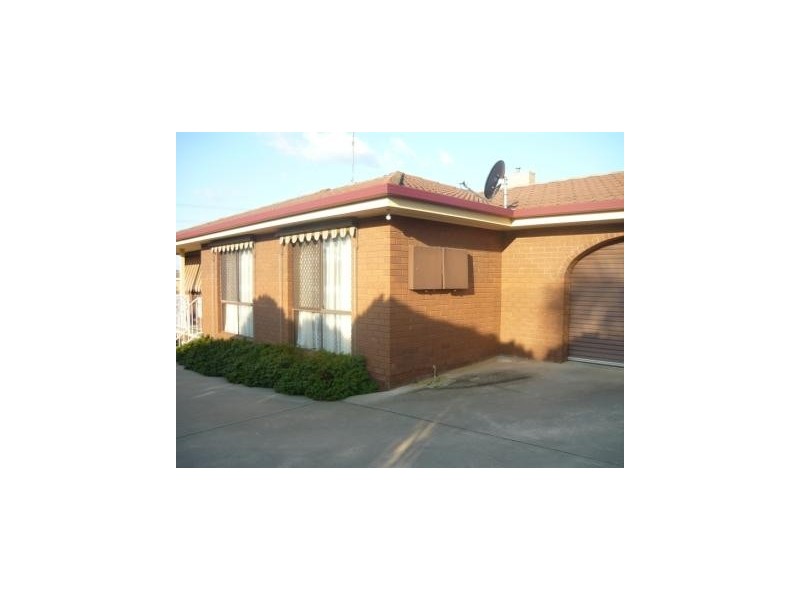 1/275 Vickers Rd, Lavington NSW 2641