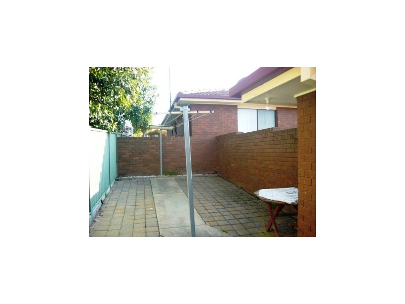 1/275 Vickers Rd, Lavington NSW 2641