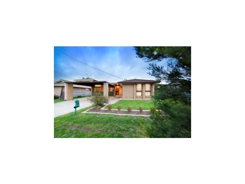 362 Sandrina Drive, Lavington NSW 2641