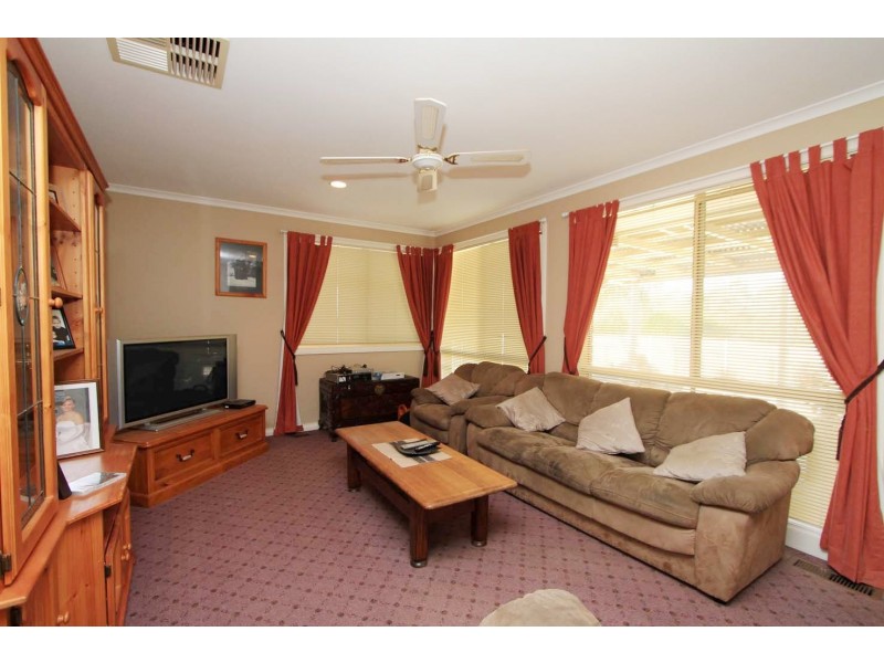 666 Centaur Rd, Lavington NSW 2641