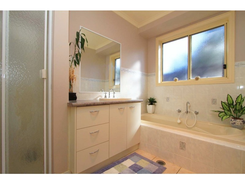 666 Centaur Rd, Lavington NSW 2641