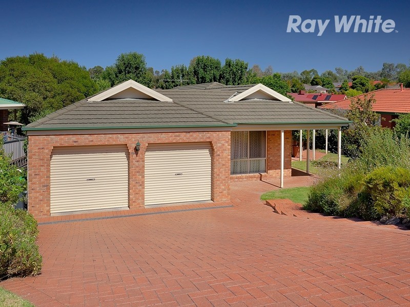 11 Doulton Drive, West Albury NSW 2640