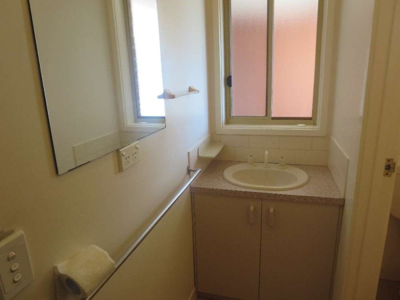 1/3 Amalfi Drive, Lavington NSW 2641