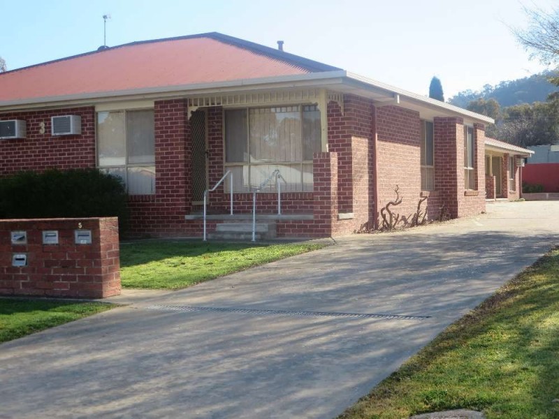 1/3 Amalfi Drive, Lavington NSW 2641