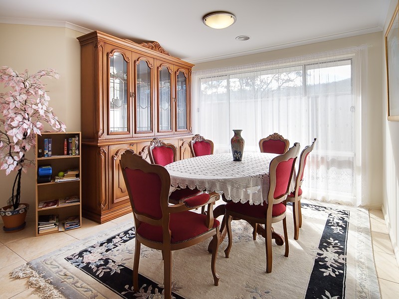 23 Kurrajong Crescent, West Albury NSW 2640