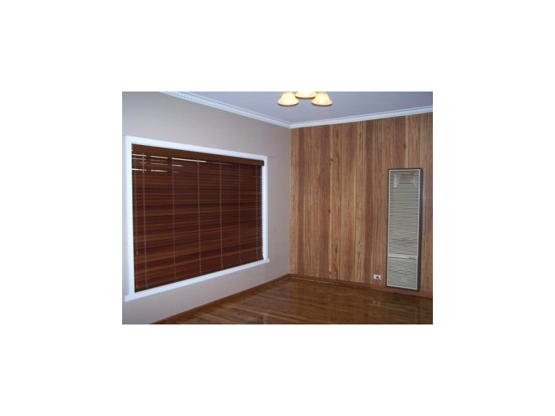 398 Eden Street, Lavington NSW 2641