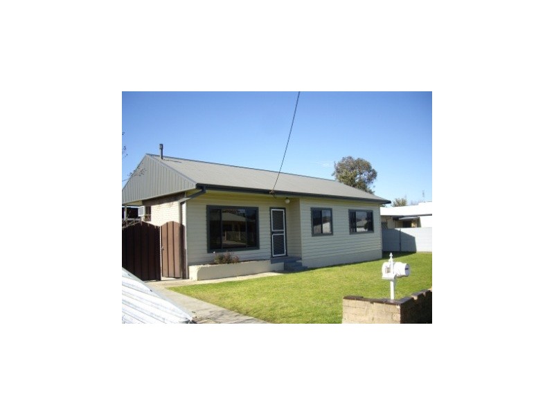 398 Eden Street, Lavington NSW 2641