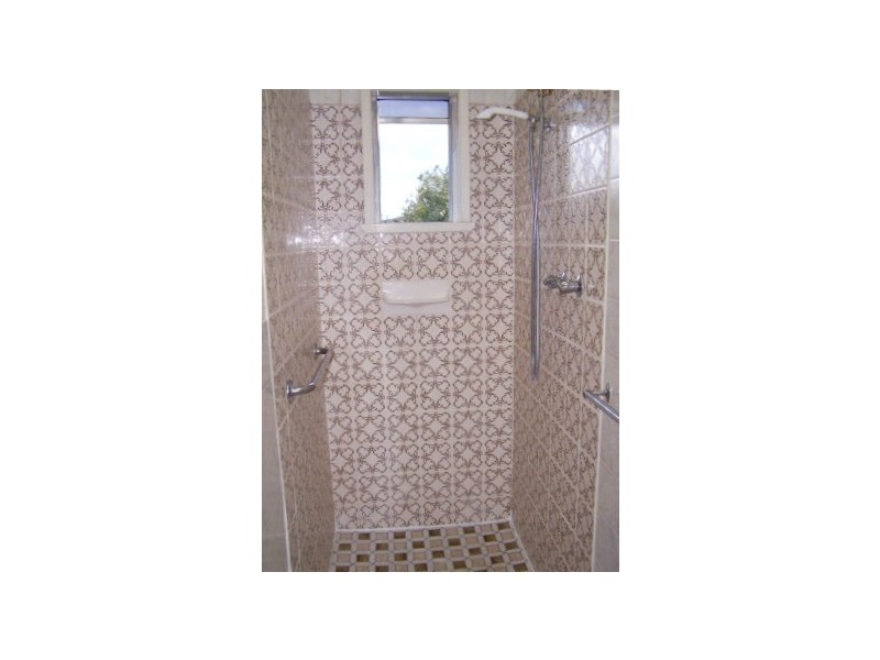 398 Eden Street, Lavington NSW 2641