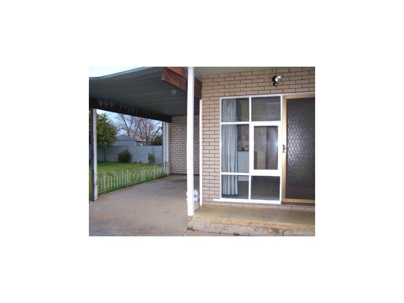 398 Eden Street, Lavington NSW 2641