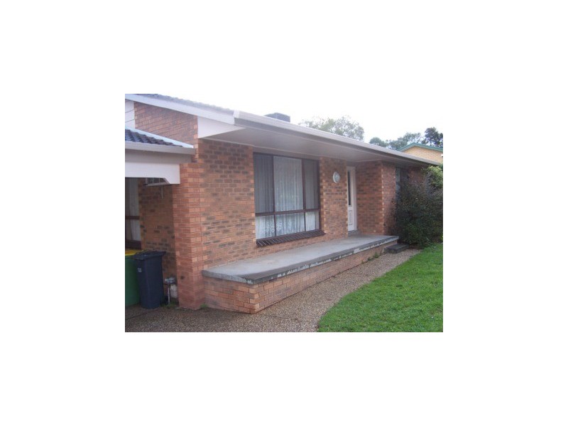 5 Darrambal Drive, Lavington NSW 2641