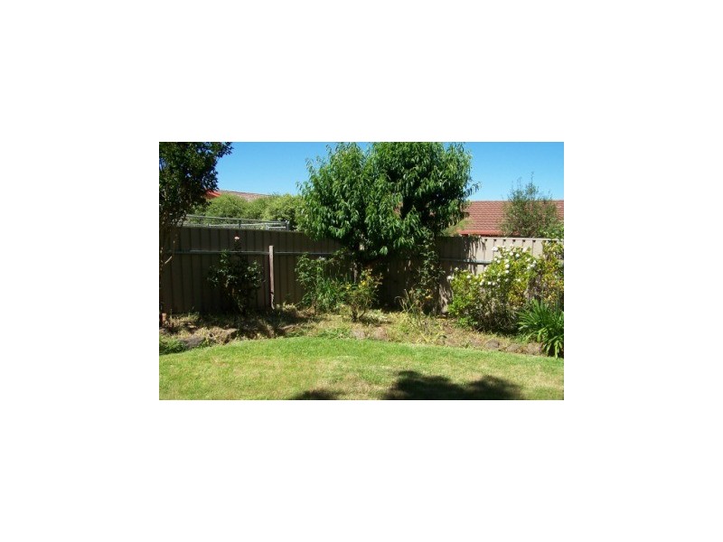 5 Darrambal Drive, Lavington NSW 2641