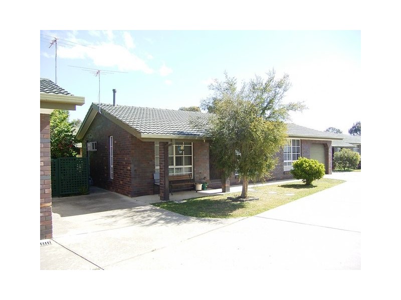 2/615 Prune Street, Lavington NSW 2641