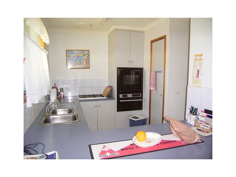 2/615 Prune Street, Lavington NSW 2641